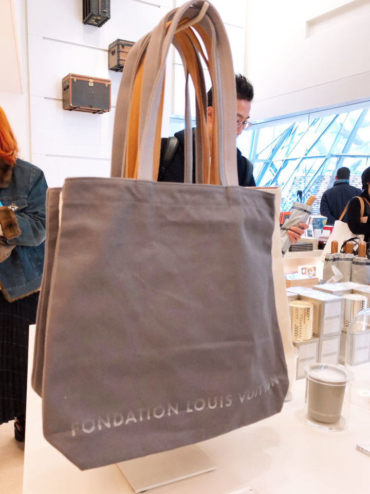 Fondation Louis Vuitton限定トートバック