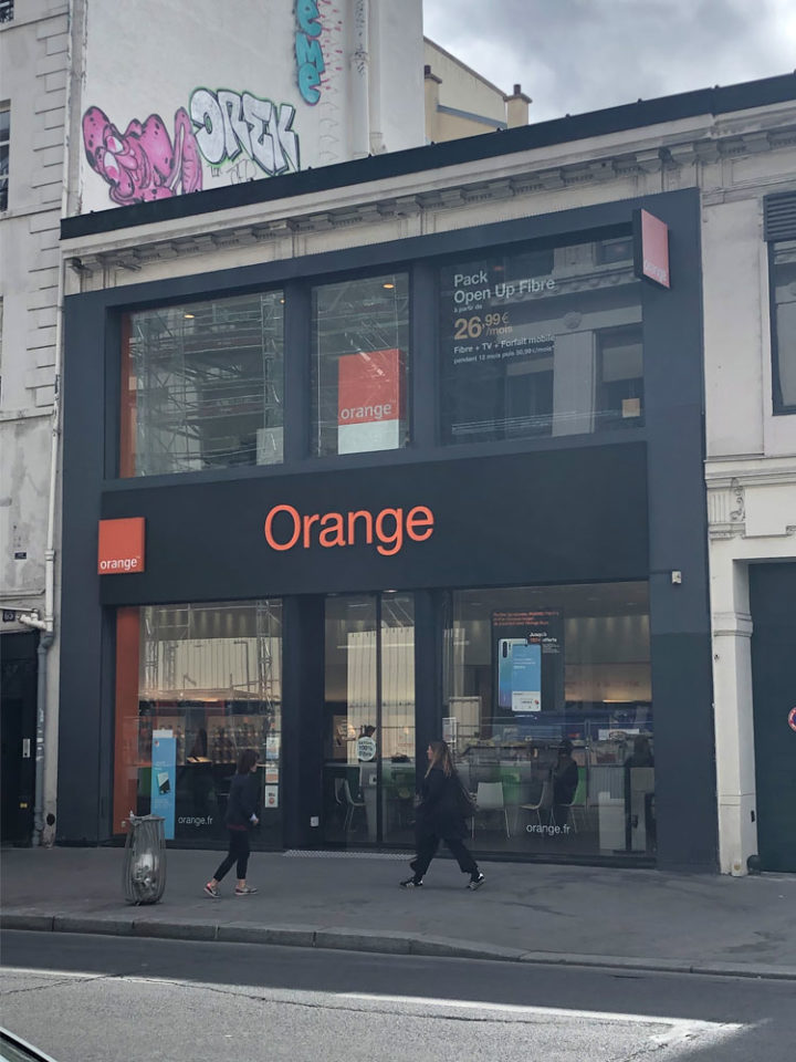 Orange store in Paris 