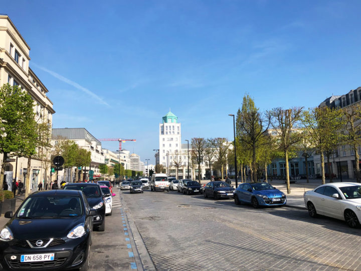 Val d'Europe/Serris-Montévrain 駅前の様子