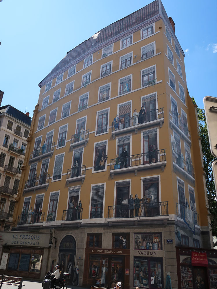 Exterior view of La Fresque des Lyonnais