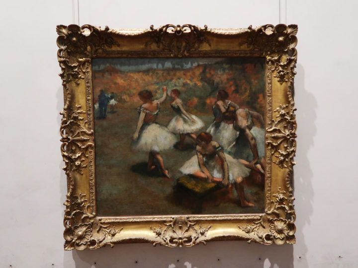 Danseuses sur la scène