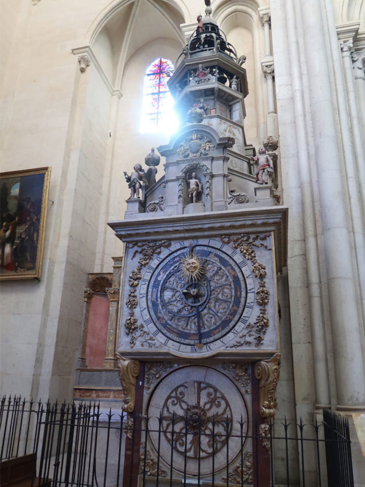 Cathédrale Saint-Jean-Baptisteの天文時計です