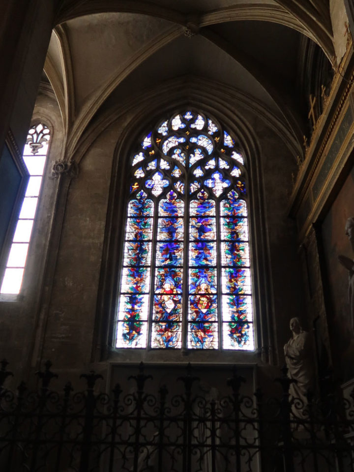 Stained glass restored by Jean-Jacques Grüber.