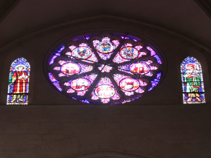 1395年に完成したバラ窓です。