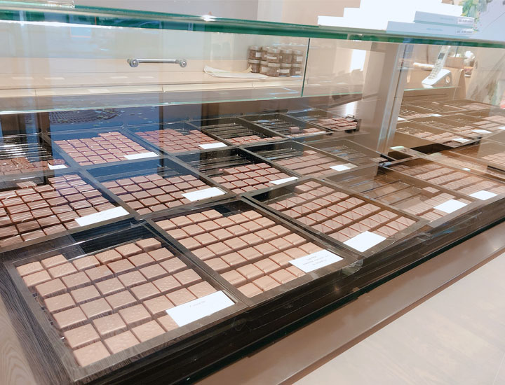 Lots of chocolates in the showcase.