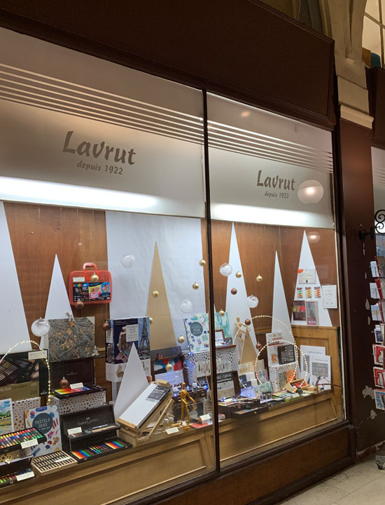 Passage Choiseul内にある文房具店、Lavrut