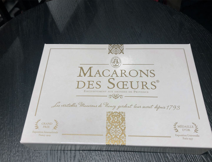 A special box for macarons.