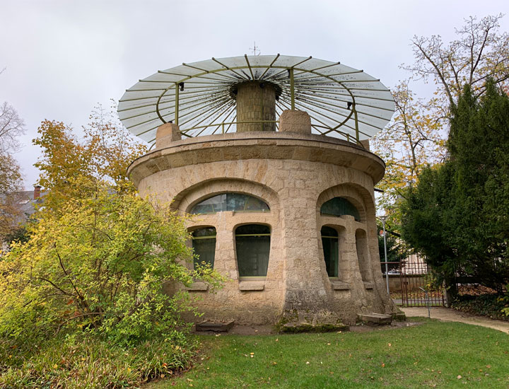 Circular pavilion built by Eugène Corbin.