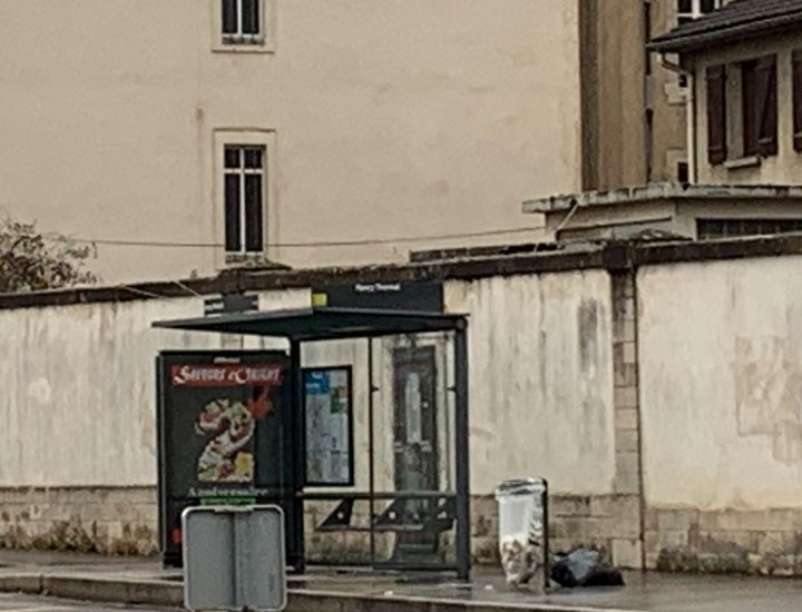 Bus stop, Nancy Thermal.