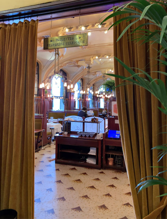 Interior of Brasserie Excelsior Nancy.