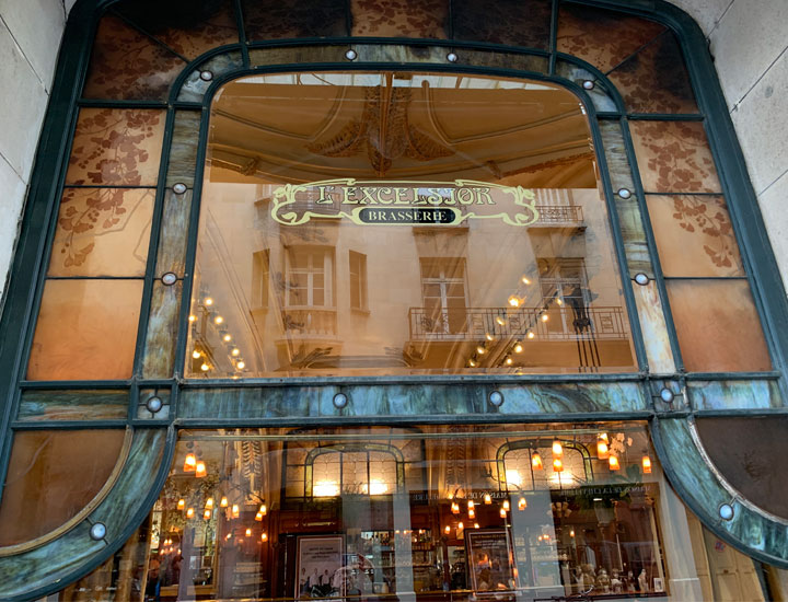 Art Nouveau glass window at the entrance.