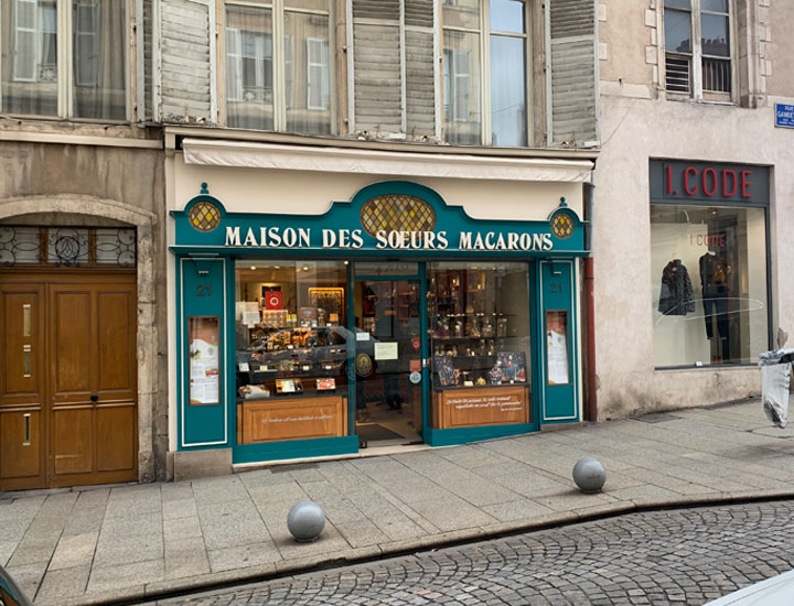 Exterior view of Maison Des Soeurs Macarons.