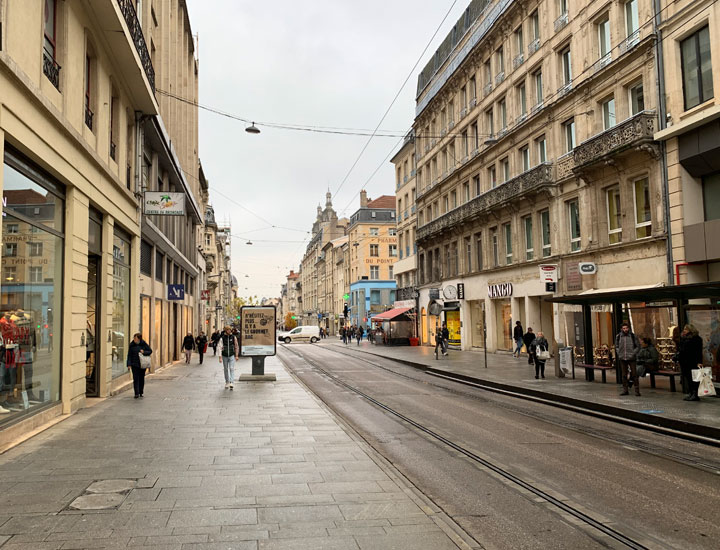 Rue Saint-Georges.