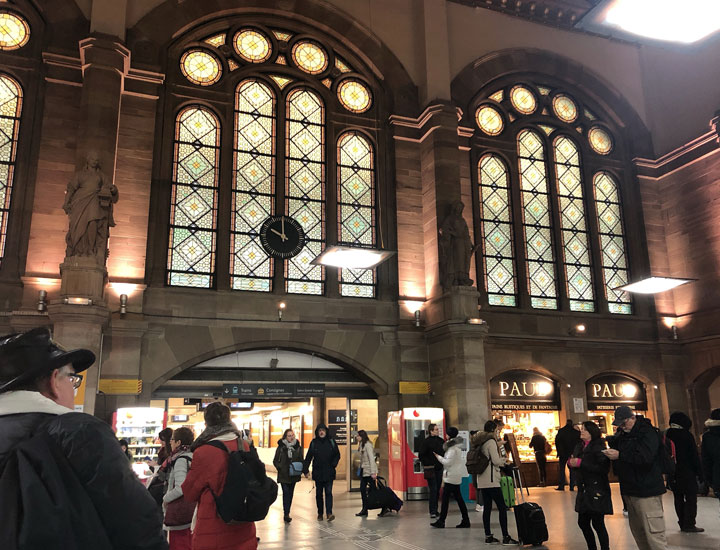 Gare de Strasbourgの駅構内の様子です