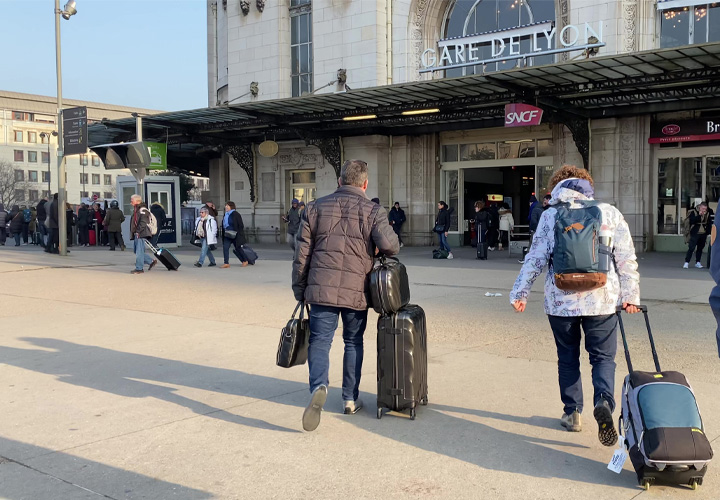 パリ・リヨン駅の入り口です。