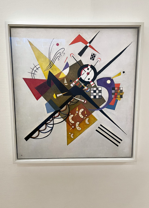 Vassily Kandinsky (1866-1944) Auf Weiss II (Sur blanc II) (1923)